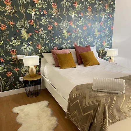 Duplex Con Encanto En Paseo Maritimo De * Marbella