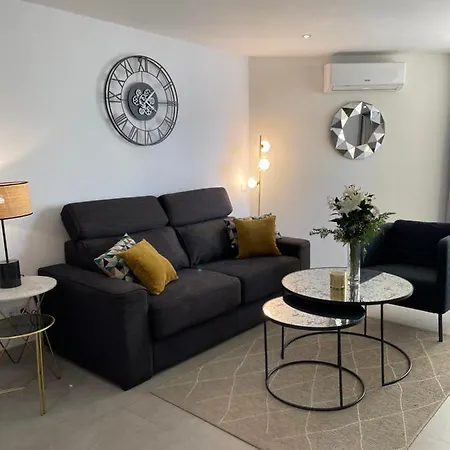 Apartment Duplex Con Encanto En Paseo Maritimo De *