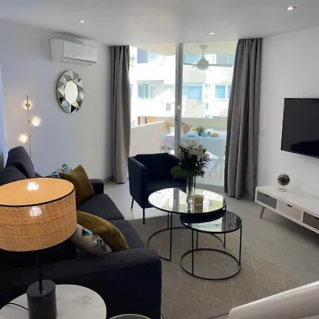 Duplex Con Encanto En Paseo Maritimo De * Marbella