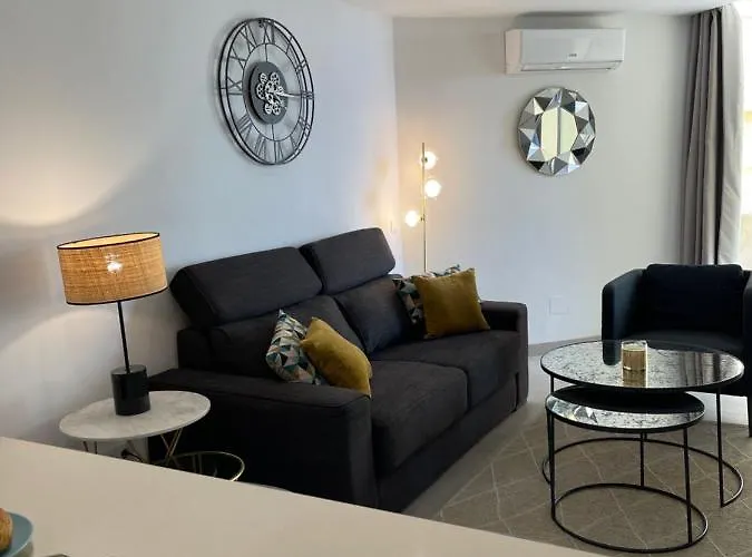 Duplex Con Encanto En Paseo Maritimo De Marbella