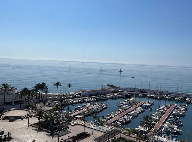 דירה Duplex Con Encanto En Paseo Maritimo De מארבלה