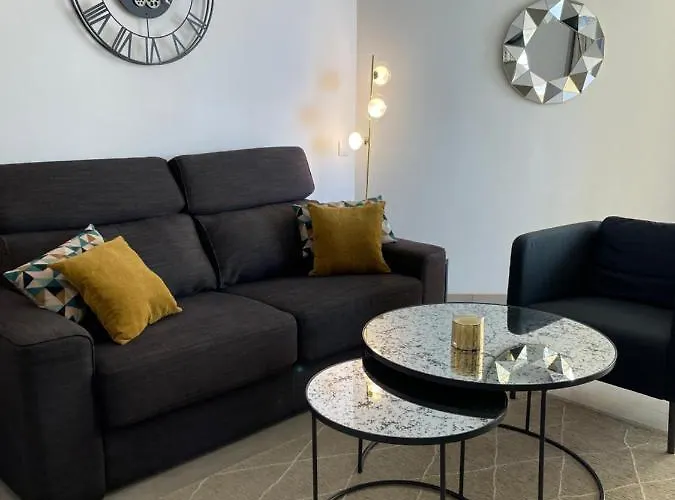 דירה Duplex Con Encanto En Paseo Maritimo De מארבלה