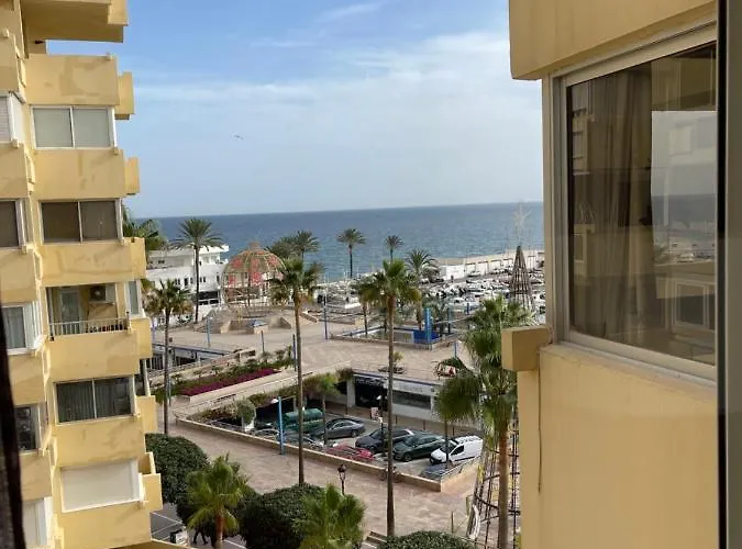 דירה Duplex Con Encanto En Paseo Maritimo De מארבלה