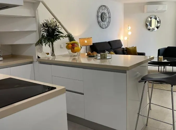 Duplex Con Encanto En Paseo Maritimo De Marbella