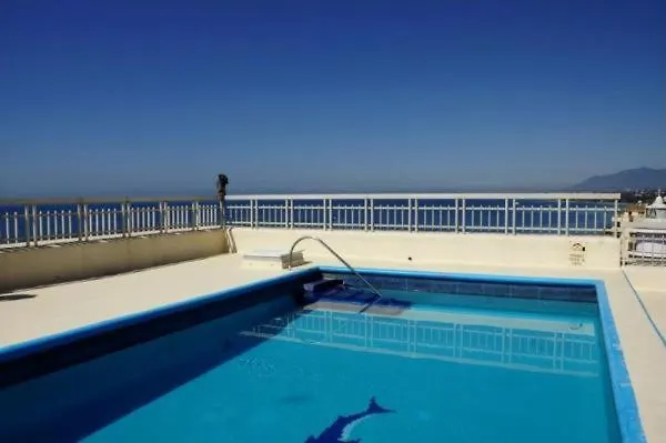 Duplex Con Encanto En Paseo Maritimo De מארבלה