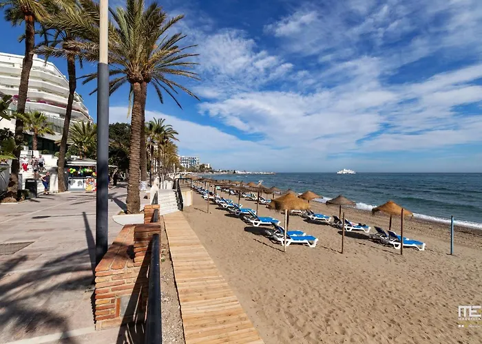 דירה Duplex Con Encanto En Paseo Maritimo De מארבלה