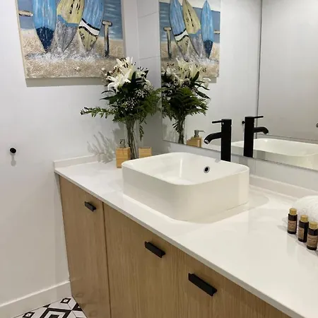 Duplex Con Encanto En Paseo Maritimo De Marbella