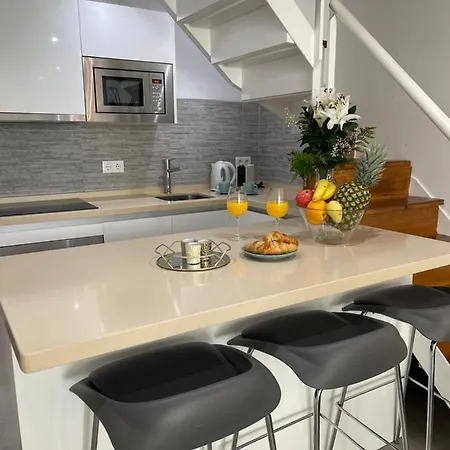 Duplex Con Encanto En Paseo Maritimo De Appartamento Marbella